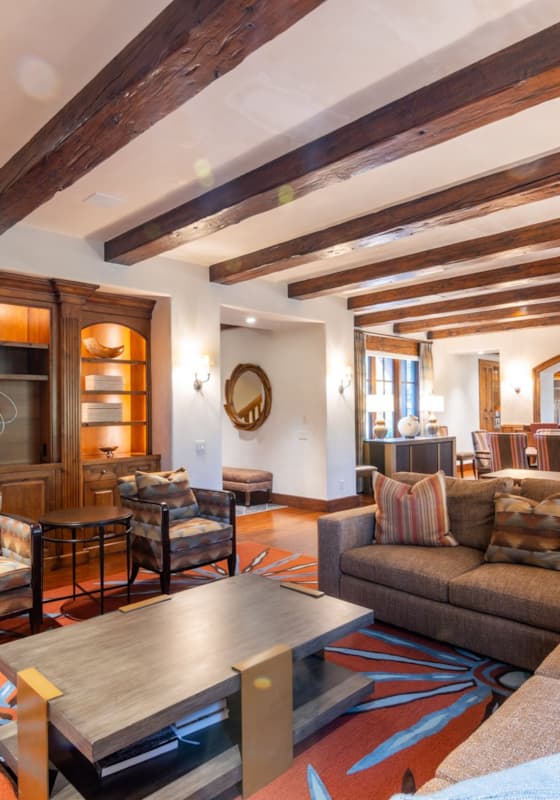 chateau-cottage-living-room