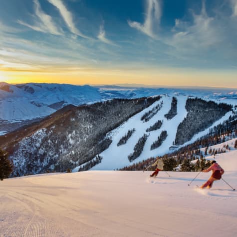 sun-snow-2021-sun-valley-mckenna-peterson-lucy-sackbauer-groomer