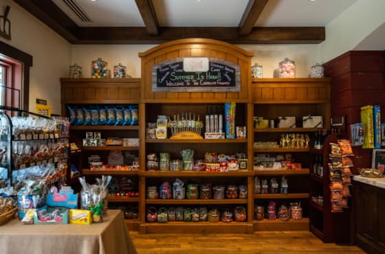 svr_chocolatefoundry_dining_summer_2022_gilmour_hayden_15