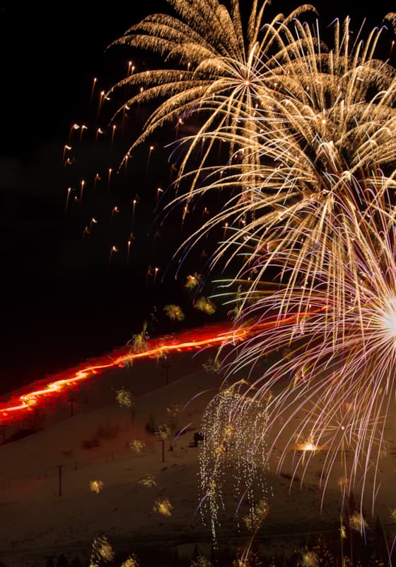 svr_dollar_torchlightparade_winterwonderland_2012_syms_kevin