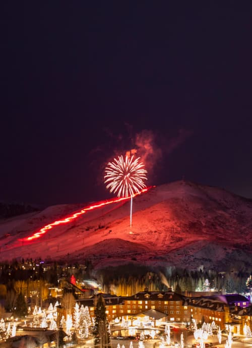 SVR_Dollar_TorchlightParade_WinterWonderland_2017_Idarado_4