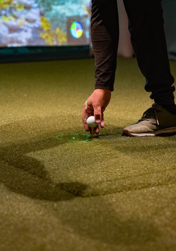 svr_lodge_golfsimulator_winter_2022_gilmour_hayden_3