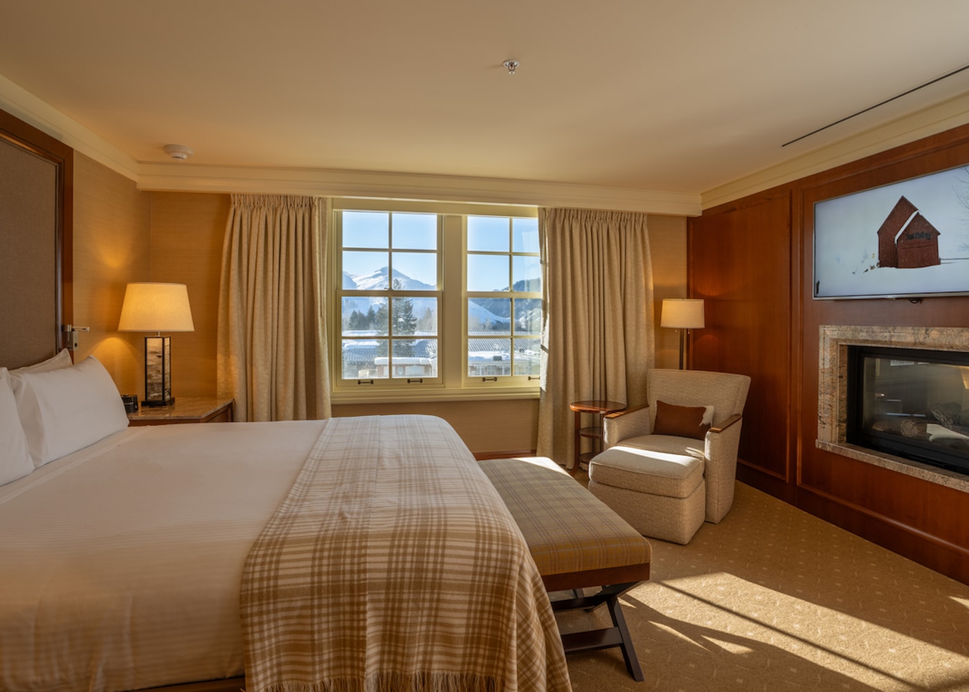 svr_lodge_interiors_rink-view-premier-king_01-14-25_9-1200x765-7c31fca.jpg