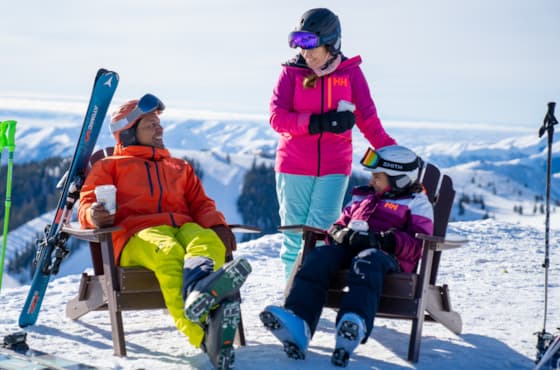 svr_lookoutlodge_apres_slavenfamily_winter_2021_9