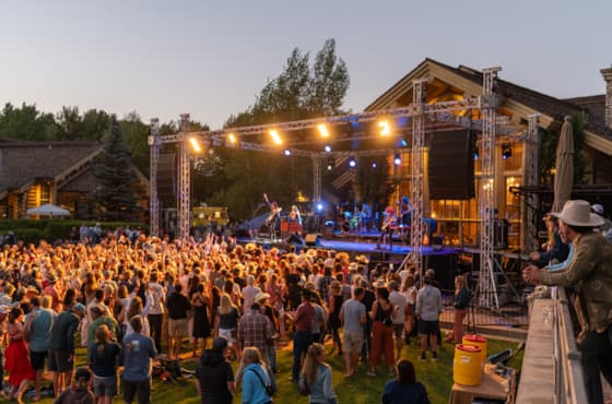 svr_riverrun_baldybluebirdfestival_gracepotter_july_summer_2024_morton_cooper_7-(1)