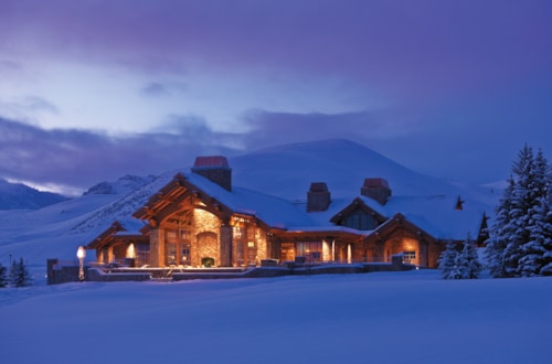 svr_svclub_dining_exterior_winter_2012_1.jpg