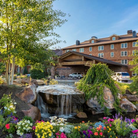 svr_svlodge_lodging_exterior_summer_2019_dondero_steve_2