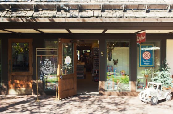 svr_toystore_retail_village_summer_2022_4