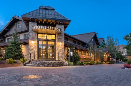 svr_villagestation_dining_exterior_summer_2018_dondero_steve_2